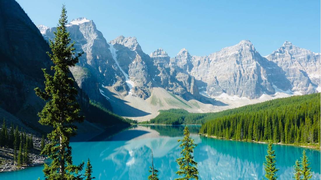 Using foreground, middle ground, and background layers creates depth and scale. | Robin Esrock