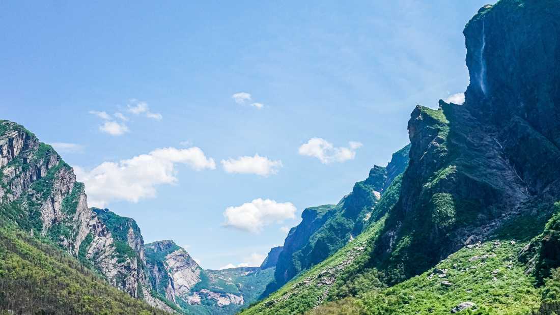 Spectacular view of the Western Brook Pond in Gros Morne NP | David Gray