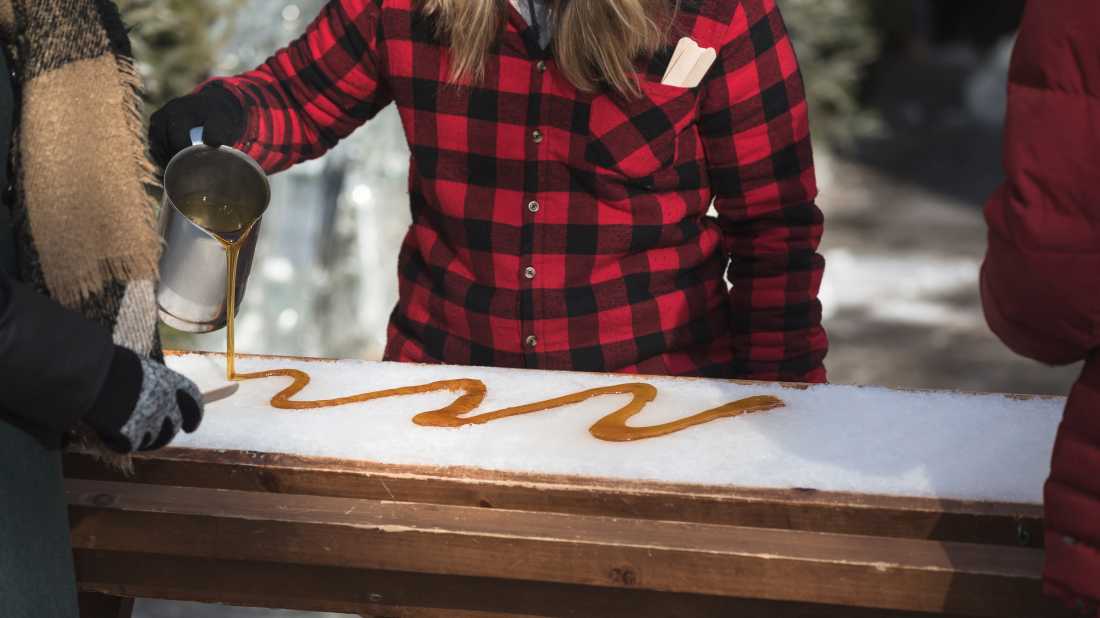 Making maple toffy in the Old Quebec | Francis Gagnon