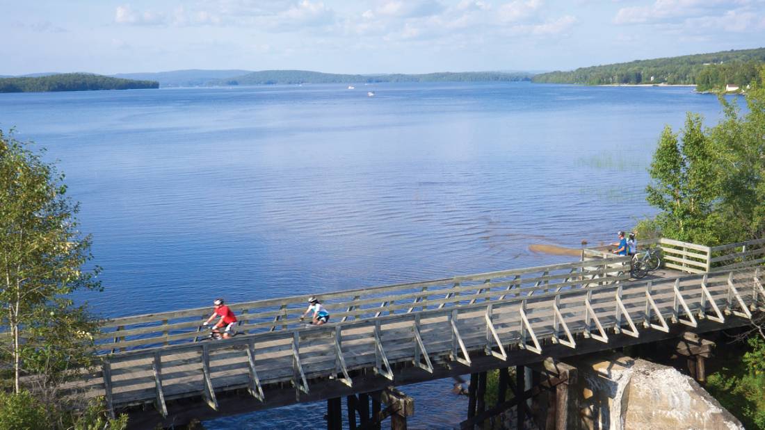 Bridge crossing in Nominingue, Quebec | <i>©Tourisme Laurentides</i>