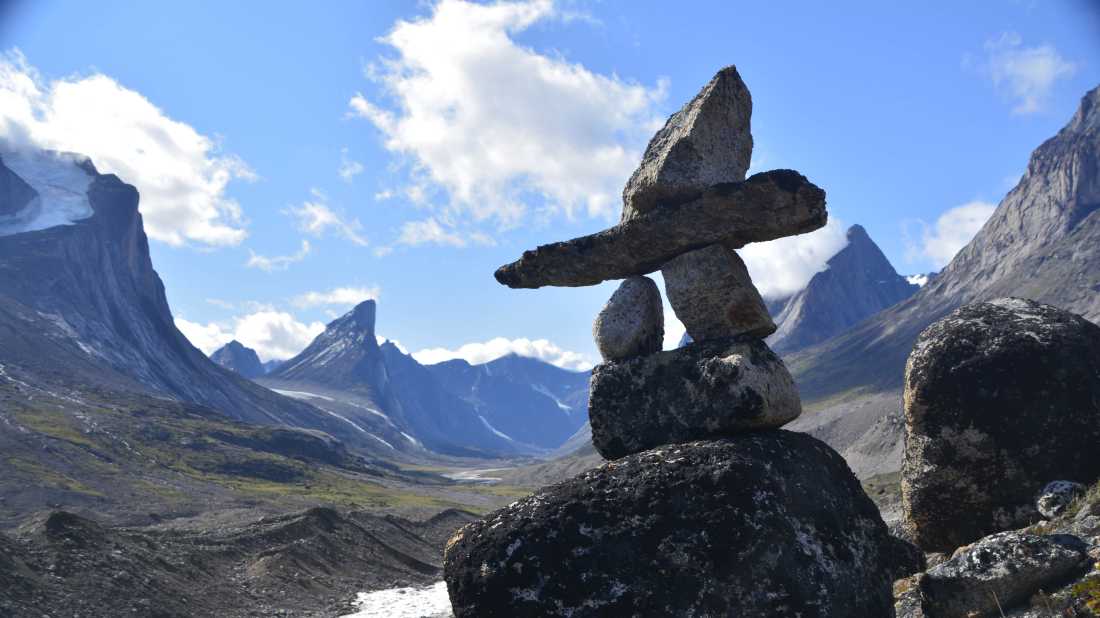 Inuksuk at the Inuit travel corridor, Akshayuk Pass | ©Parks Canada • Parcs Canada / Eric Brown
