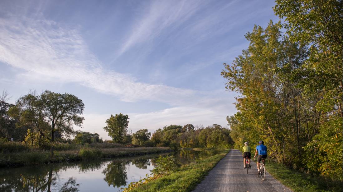 A beautiful day to cycle alongside the Chambly Canal | <i>Gaëlle Leroyer</i>