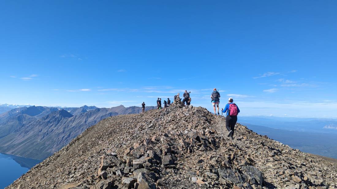 Hikers on the trail to King's Throne Summit, Kluane NP | <i>Trevor Sauve</i>
